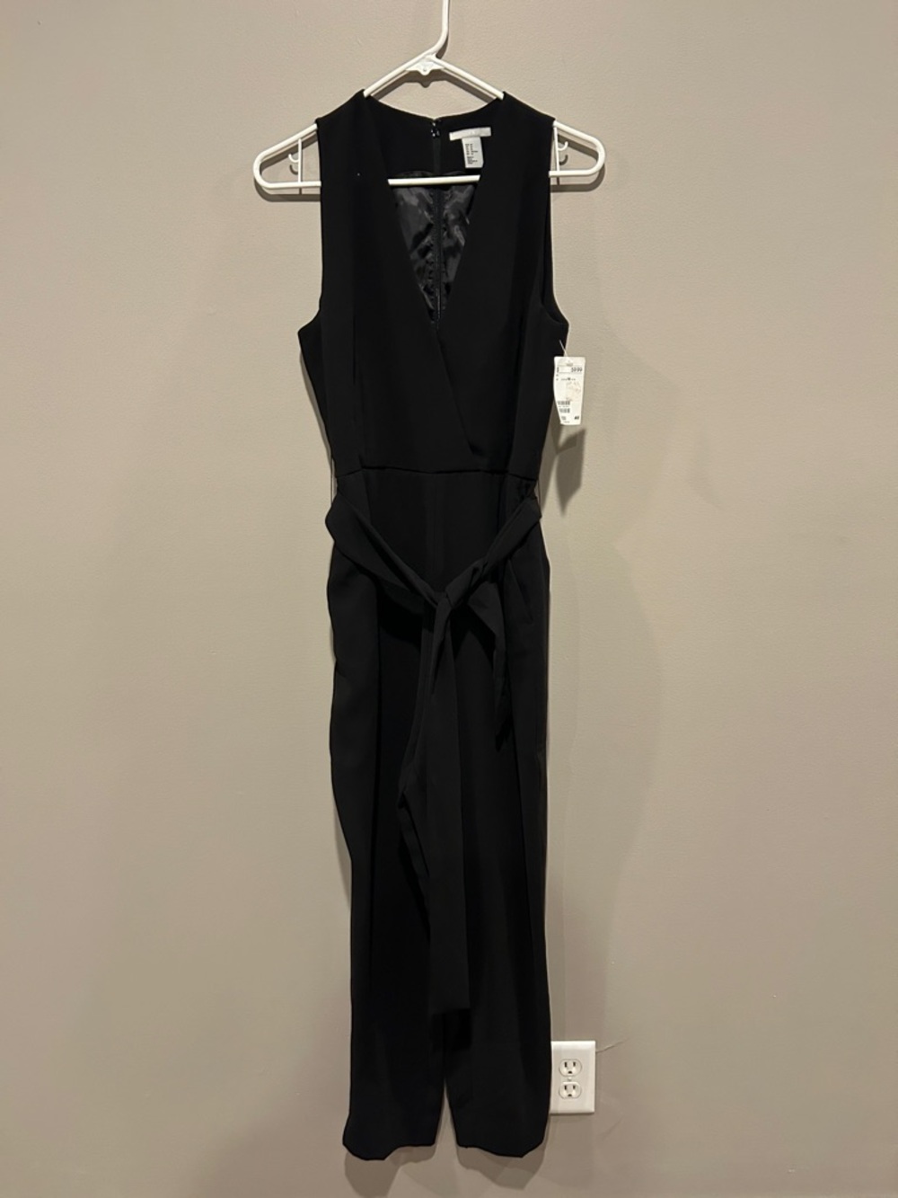 H&M black sleeveless wrapover front jumpsuit NWT sz 10 - Picture 2 of 6